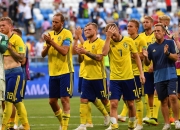 B体育网址-瑞典球员受伤退出比赛，大意让对手反击成功