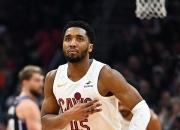 B体育登录入口-太阳负于爵士，米切尔全场砍下28分再次领跑得分榜