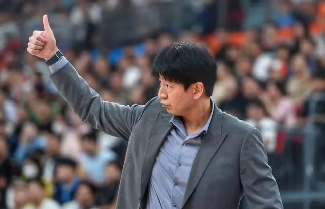 包含激战不断，胜负未定场面紧张的词条