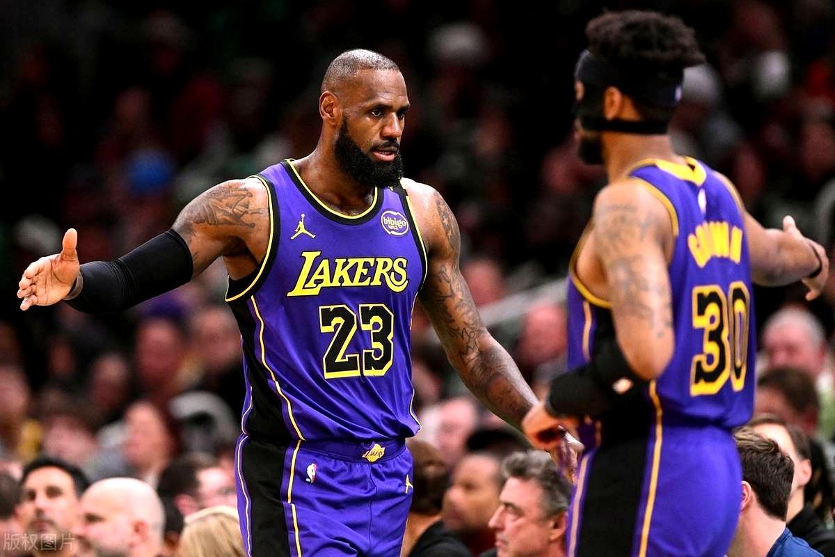 包含湖人遭遇凯尔特人绝杀，吞下两连败的词条