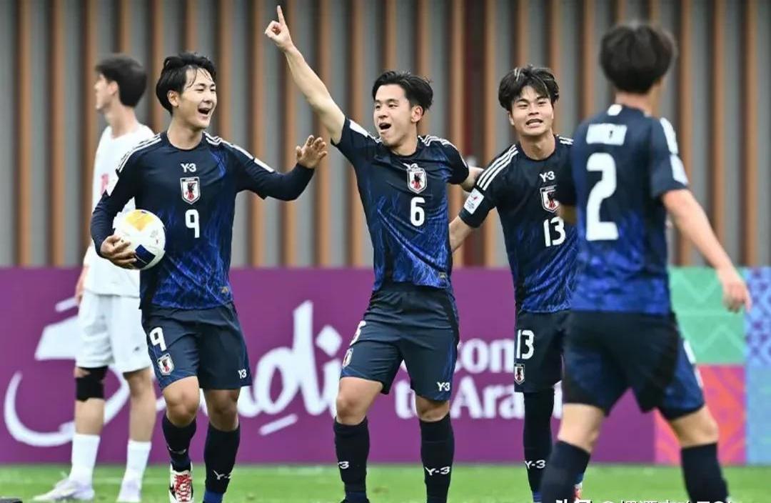 包含外援助力球队逐渐适应，表现逐渐走高的词条