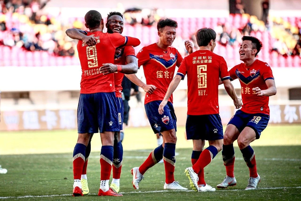 包含恩里克领衔深圳佳兆业大胜青岛黄海，提升排名的词条