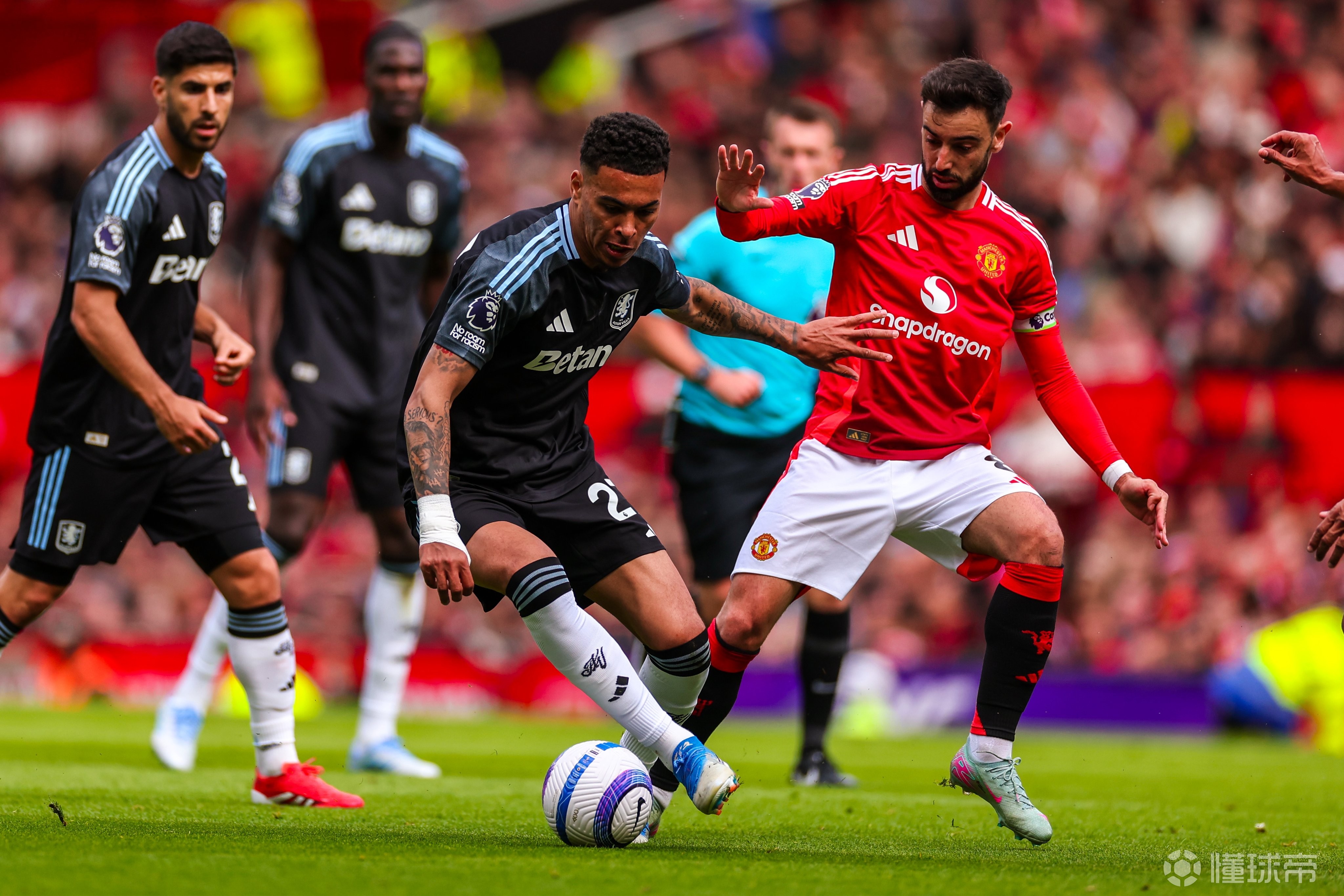 曼联主帅变阵大放权，助球队重拾胜利