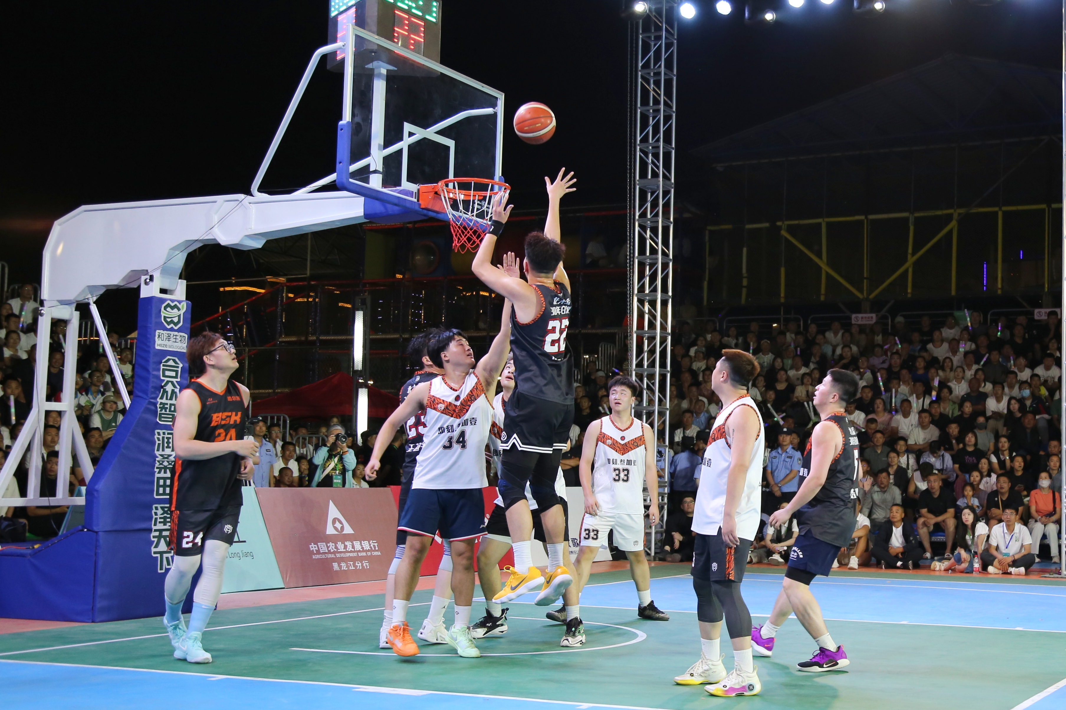 篮球锦标赛收官，总决赛精彩纷呈的简单介绍