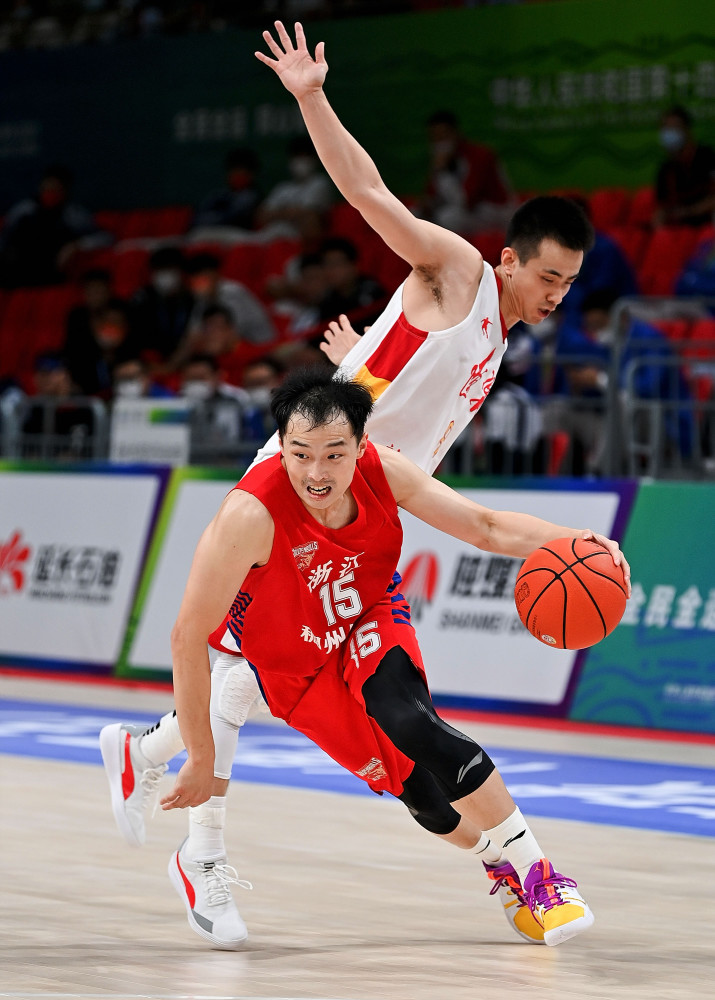 湖北男篮在比赛中表现出色，令人赞叹