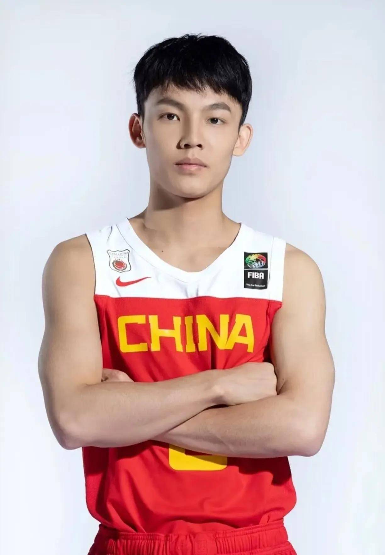 湖北男篮在比赛中表现出色，令人赞叹