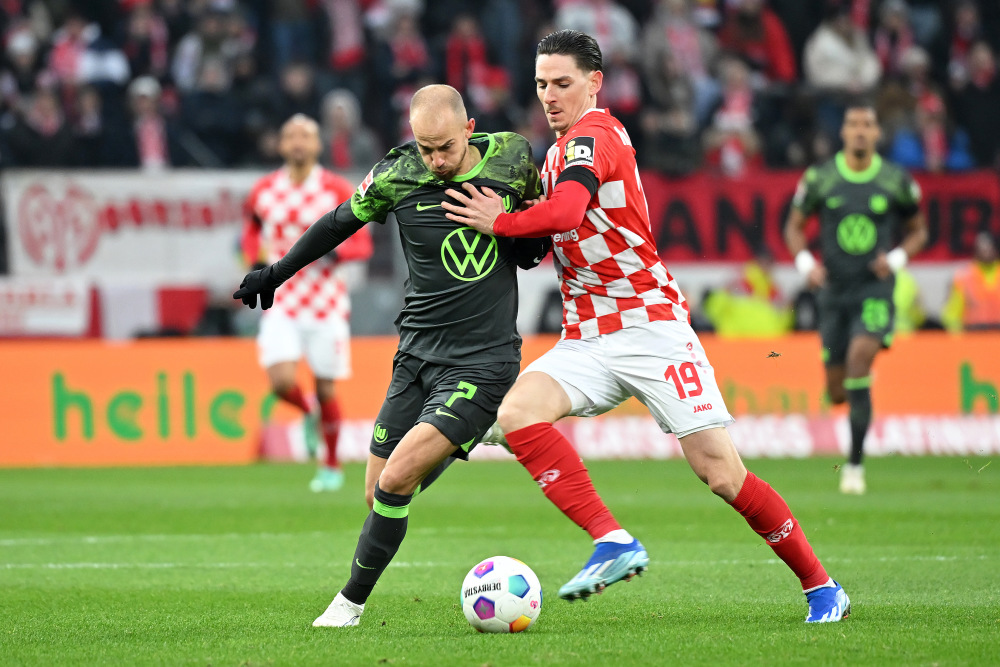 沃尔夫斯堡在激烈比赛中赢得宝贵三分 沃尔夫斯堡在激烈比赛中赢得宝贵三分