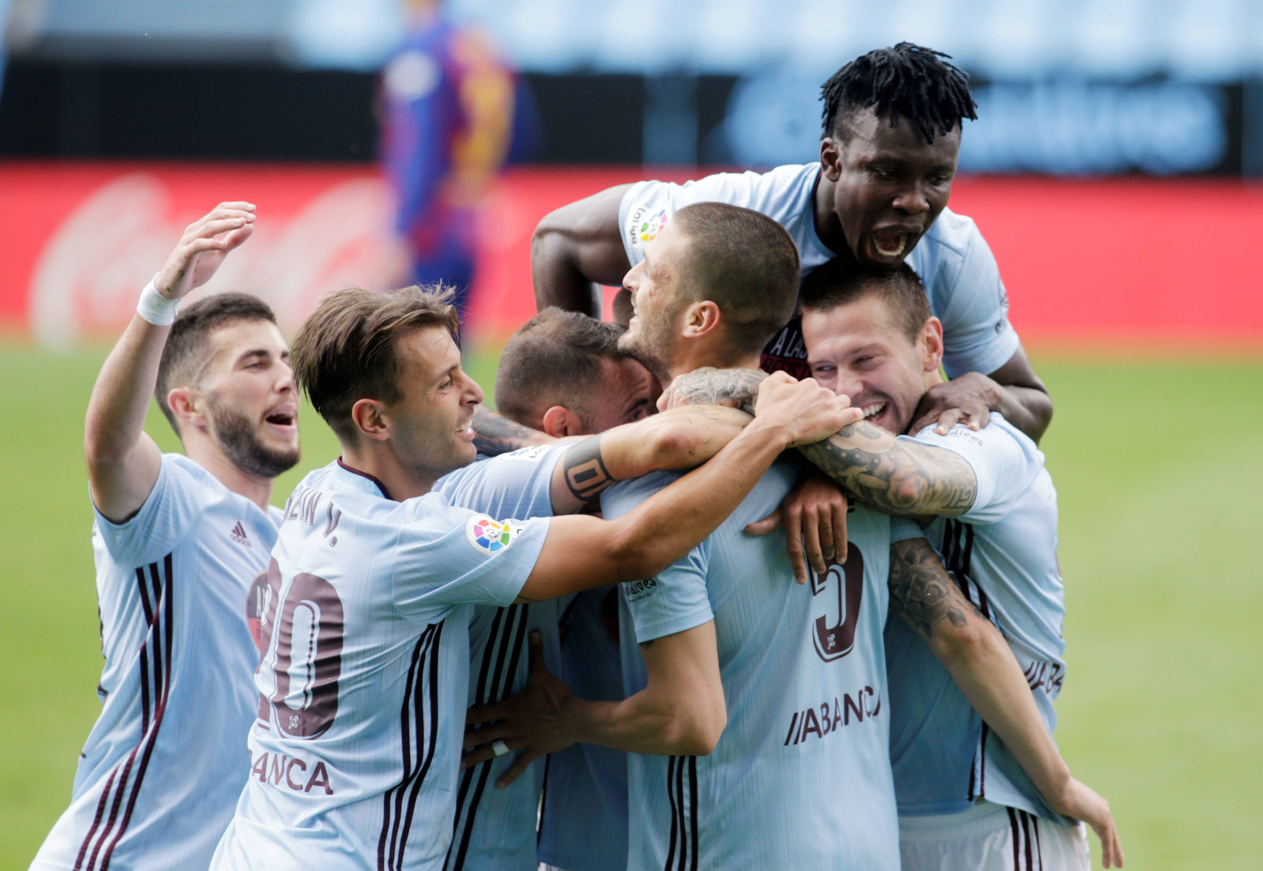 关于沙尔克客场取胜，联赛胜利乐此不疲的信息