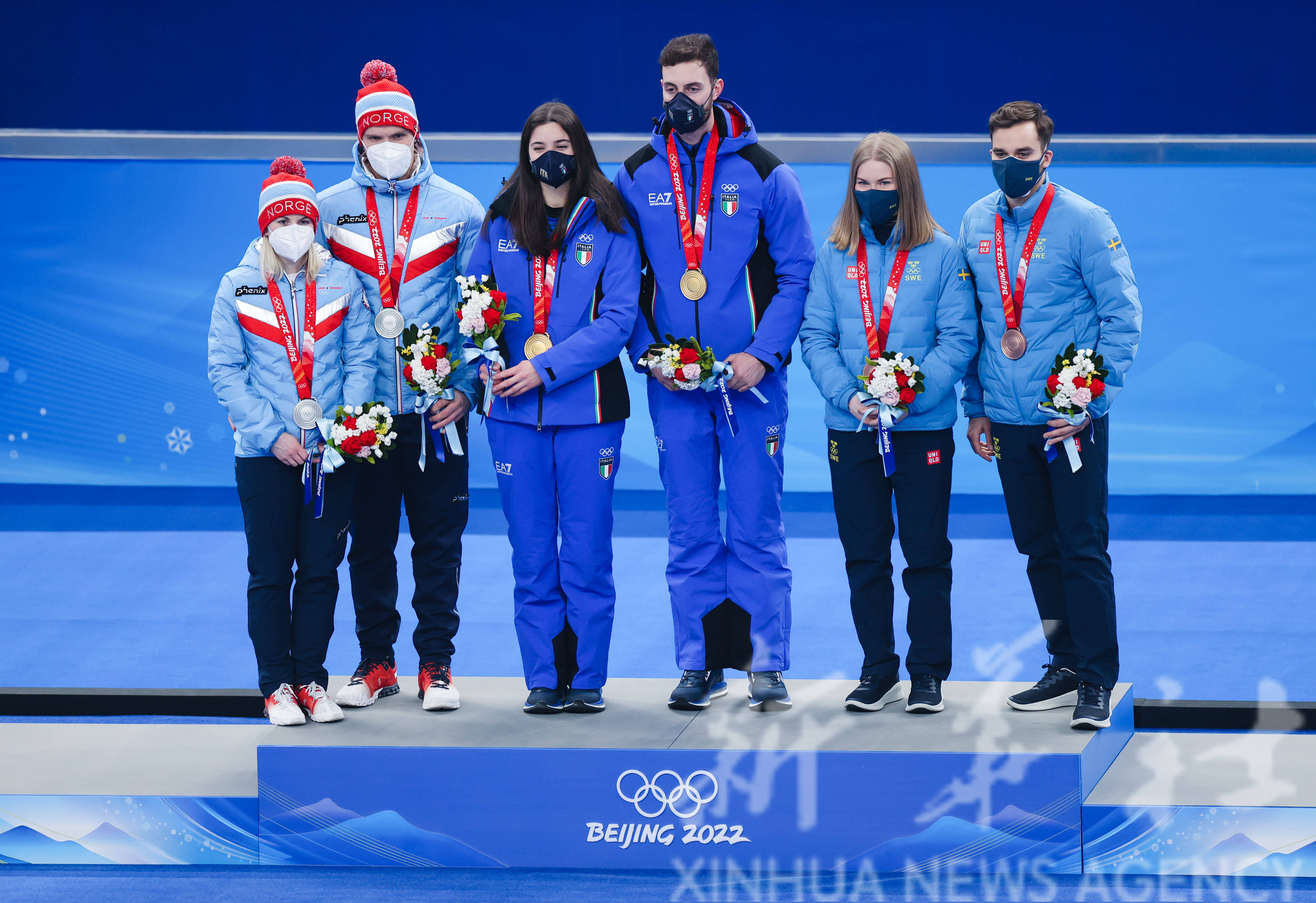 挪威冰壶选手技高一筹，夺得冠军