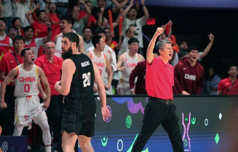 决胜时刻!球员力挽狂澜绝地反击! 决胜时刻!球员力挽狂澜绝地反击!