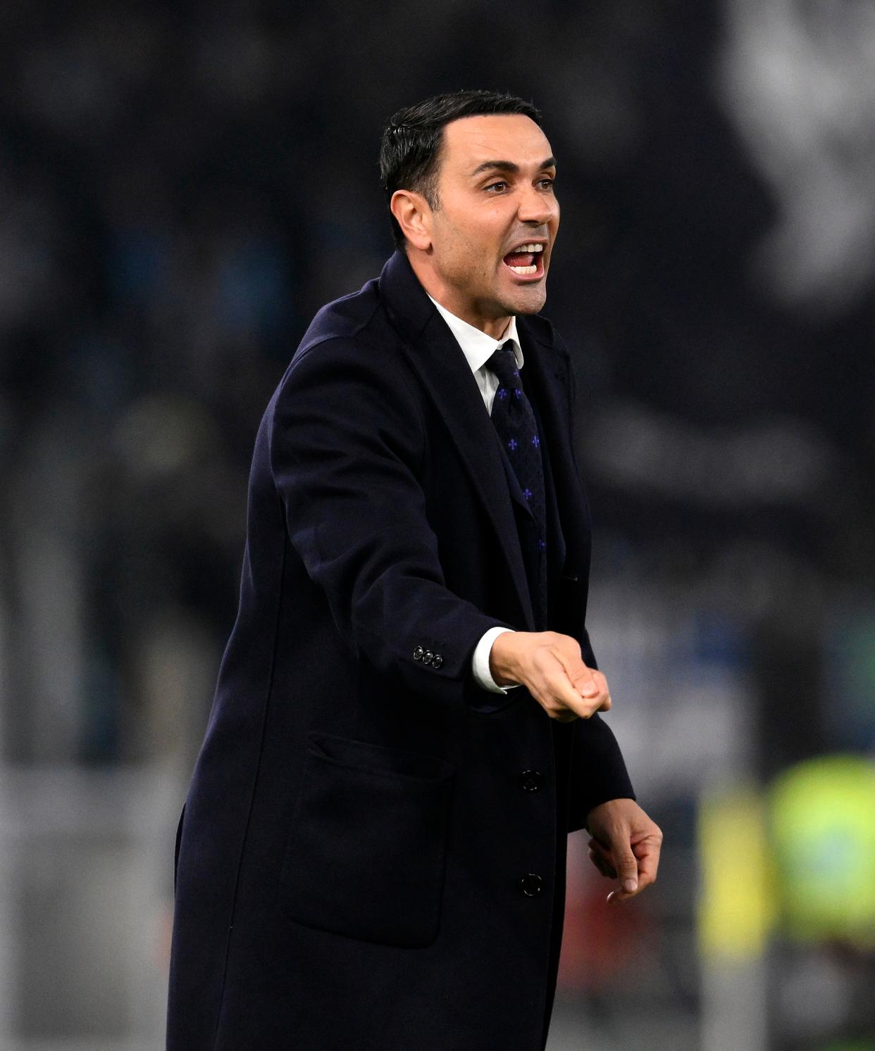 包含拉齐奥备战对阵佛罗伦萨，全力以赴的词条