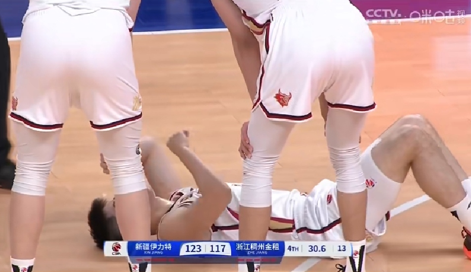 江苏主场力克新疆,豪取两连胜 江苏主场力克新疆,豪取两连胜