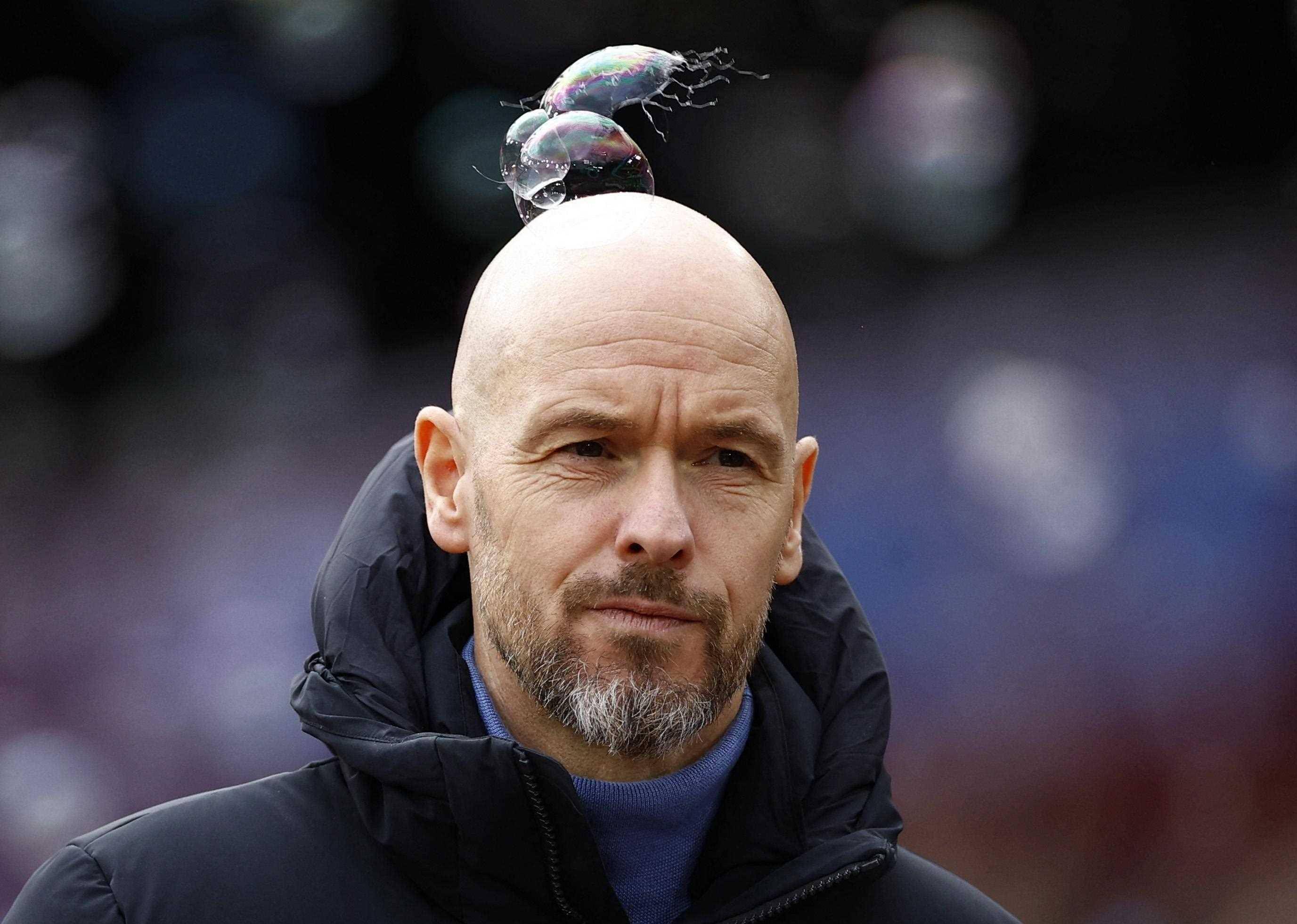 曼联宣布解雇队医滕哈赫，引发球迷热议