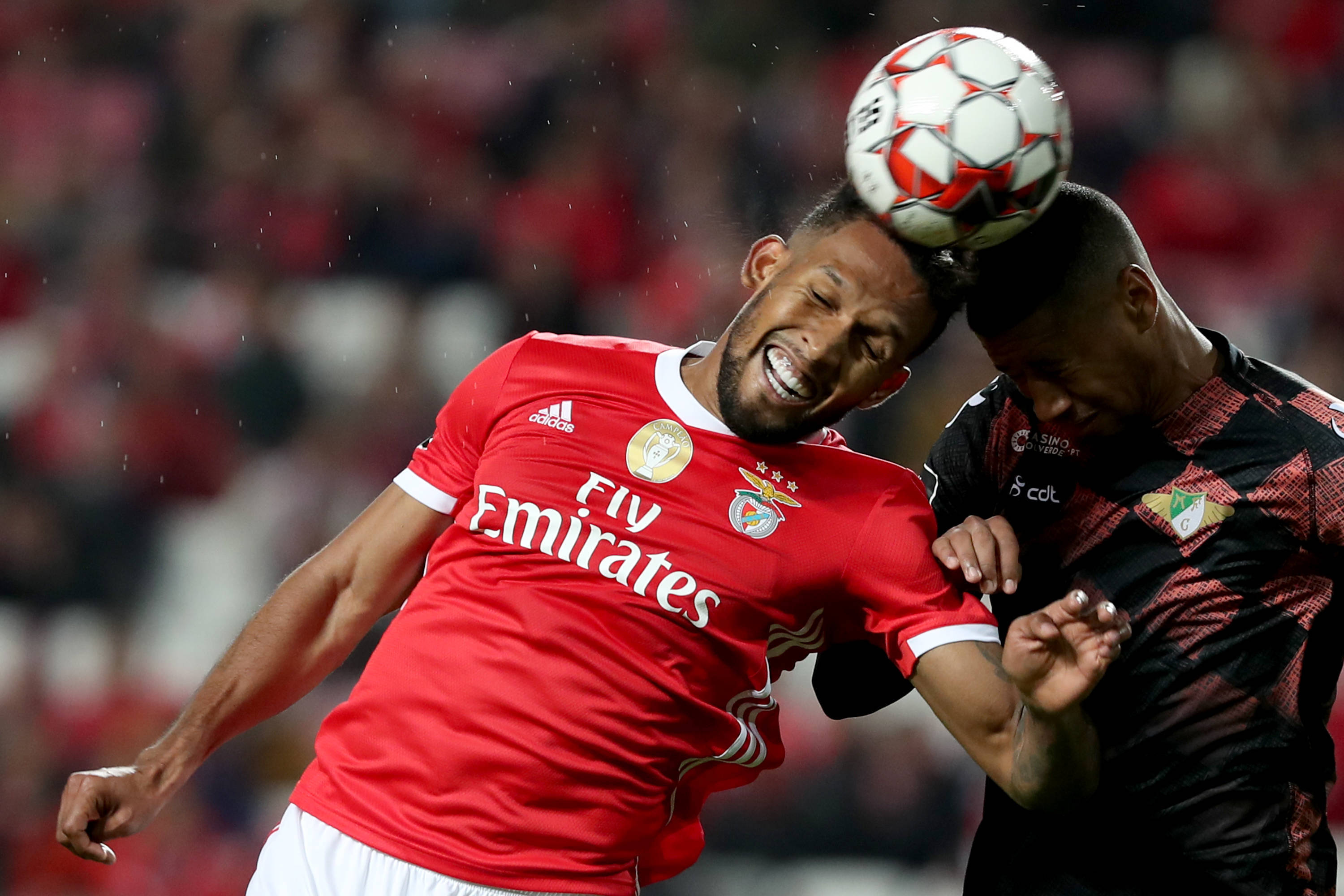 包含马赛球队在赛季中的表现如何的词条