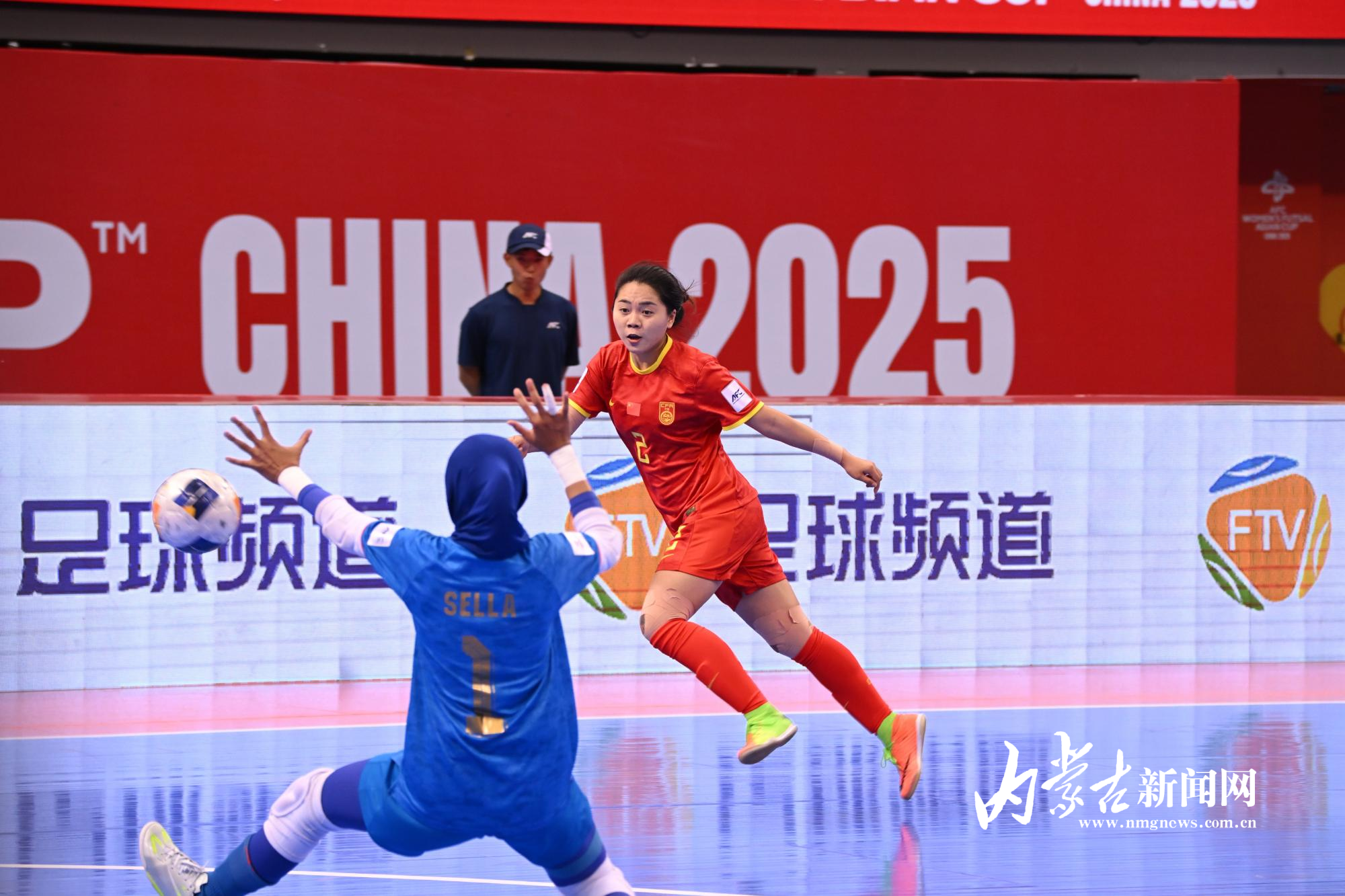 亚洲杯女子足球赛角逐激烈，胜者晋级