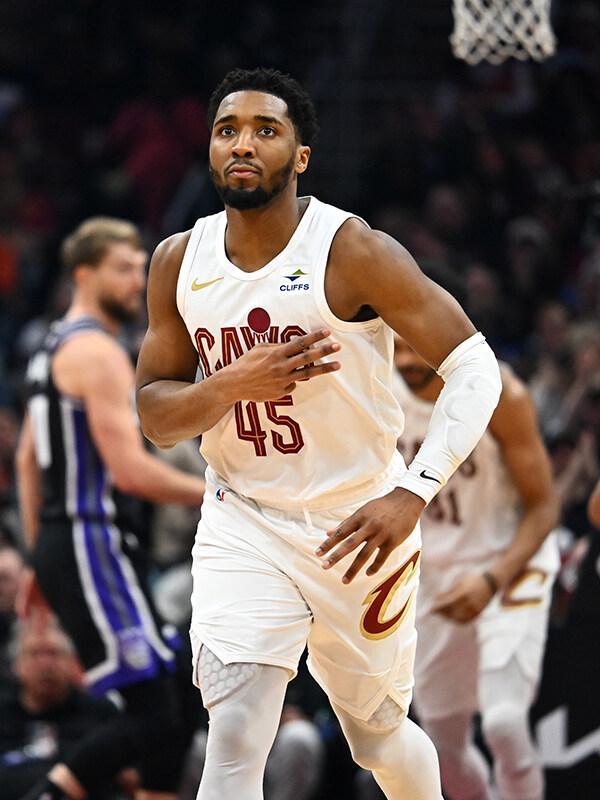 太阳负于爵士，米切尔全场砍下28分再次领跑得分榜