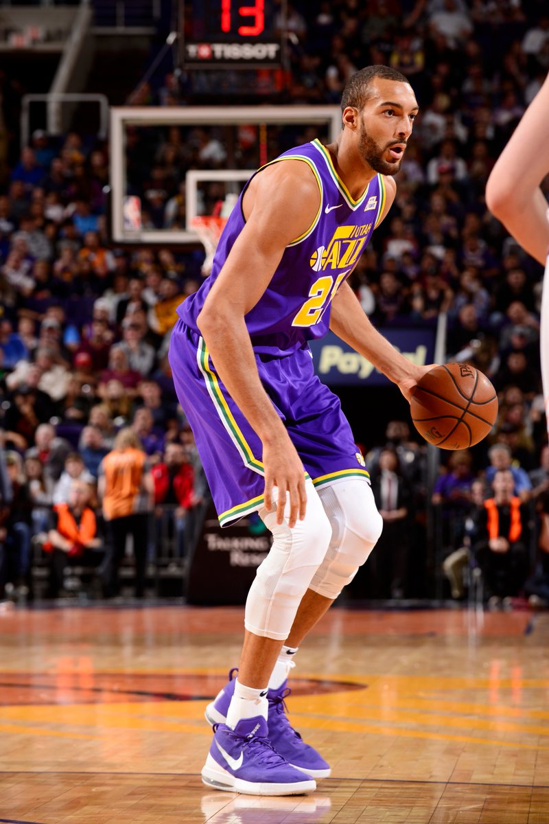 太阳负于爵士，米切尔全场砍下28分再次领跑得分榜