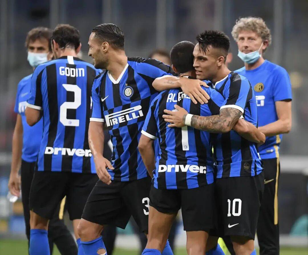 国际米兰宣布签下尤文图斯前锋，加强进攻实力的简单介绍